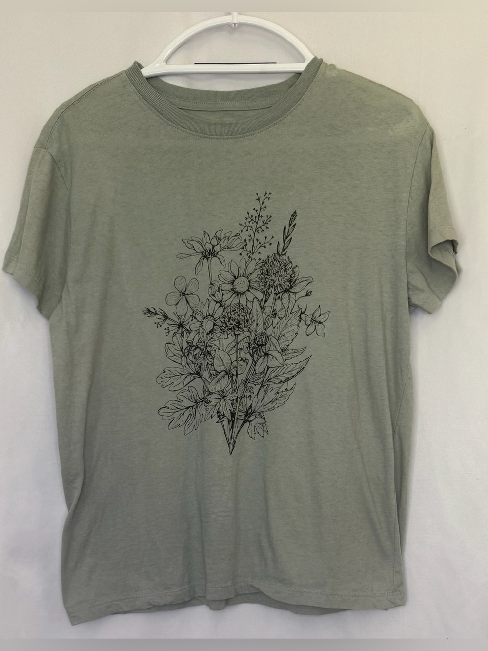 Sage Green Floral Graphic Women's Short Sleeve Tee